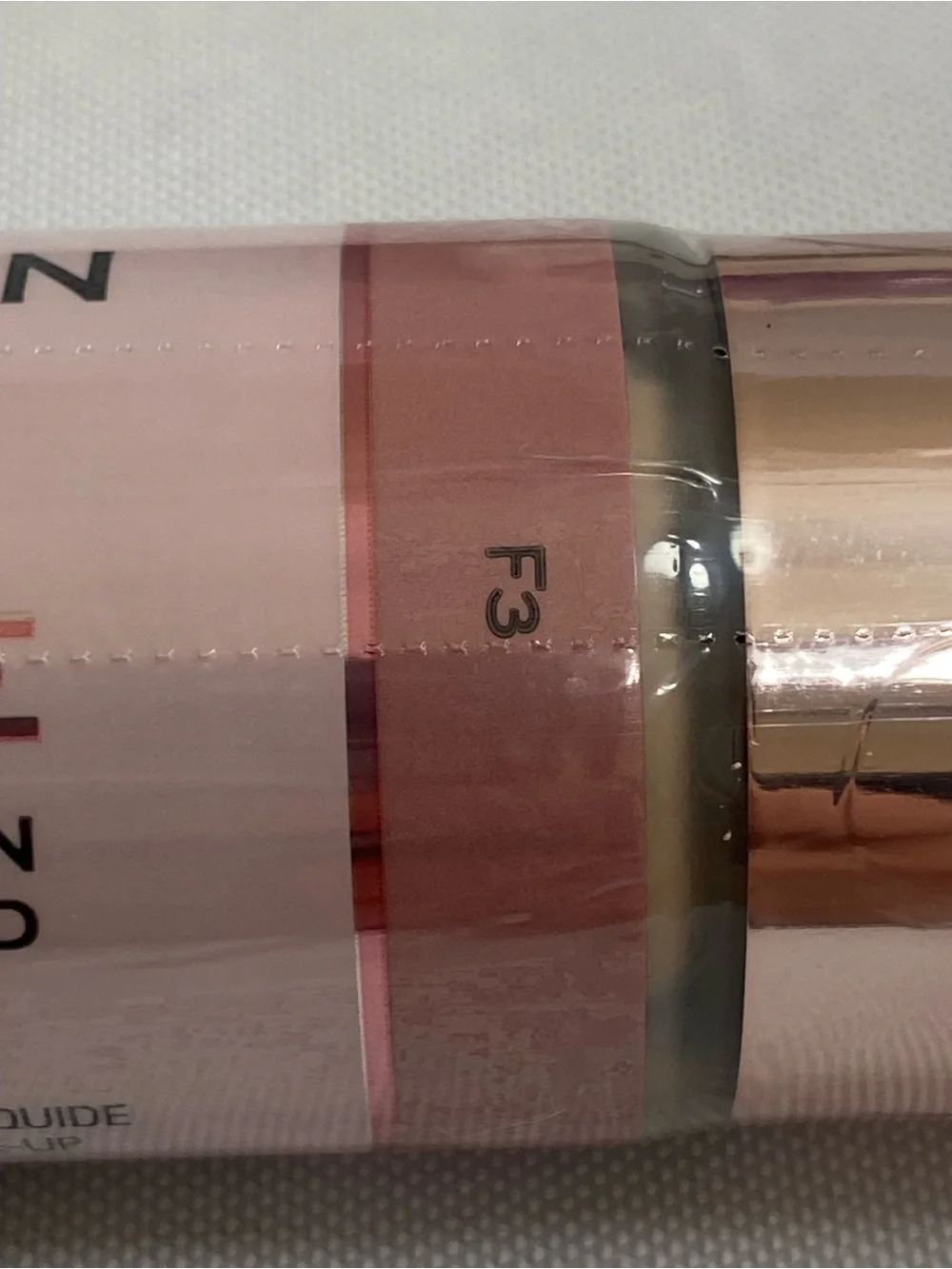 Real Techniques Radiance Conceal & Hydrate Serum Foundation – Pink Beige Bottle